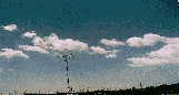 雲と空とアンテナと(小さめ)。